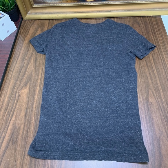 Authentic H&M Tee - Picture 3 of 4
